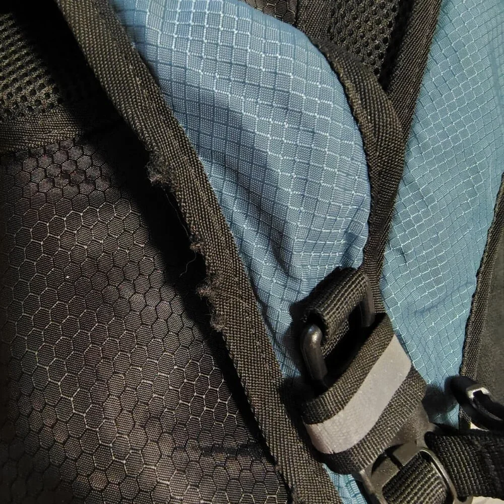 Benkii White Teal Black Hydration Back‎ Pack - Hiking Camping Outdoor